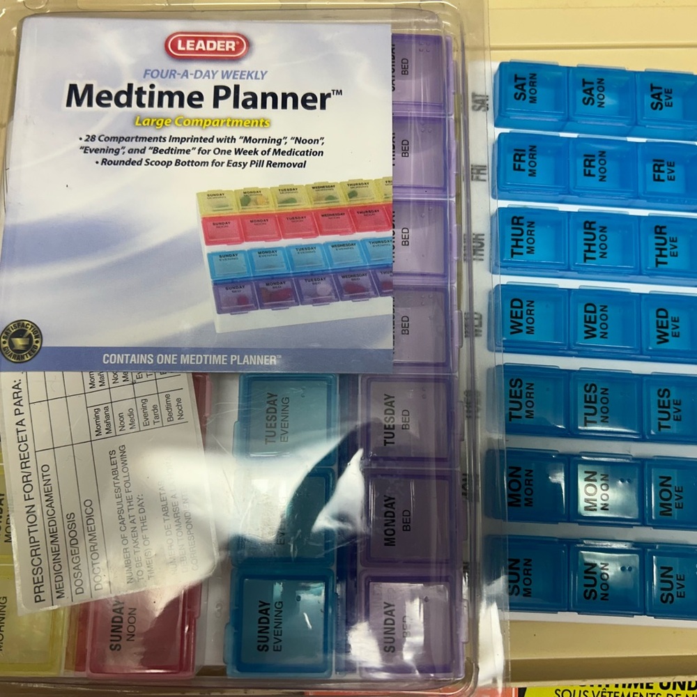 2 Leader Weekly Medtime Planner Blue and Purple